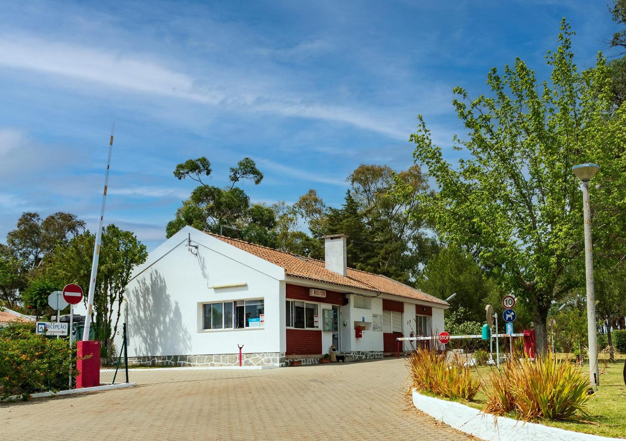 Parque De Campismo Orbitur Evora Hotel Exterior photo